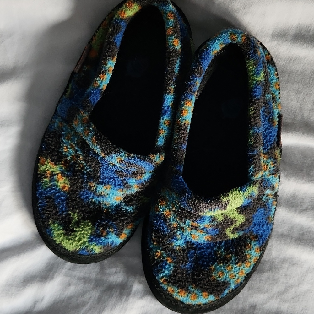Acorn Kids Blue-Green Camouflage Slippers Size 11-12